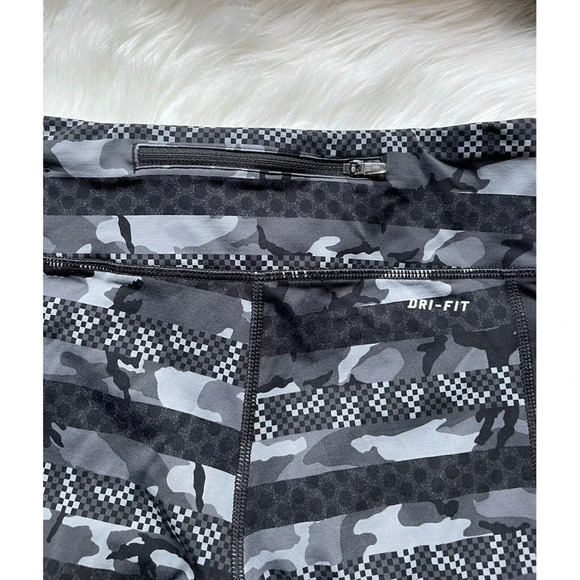Nike Epic Lux Clash Camo Tight Fit Capri Length Women's Running Leggings Small - Picture 9 of 9